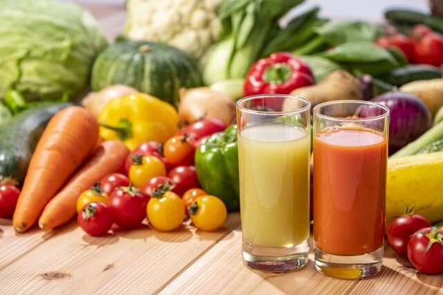 野菜ジュースや果物ジュースって実際健康にいいの？